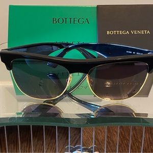 Bottega Veneta BV 1003S Black/Grey Sunglasses